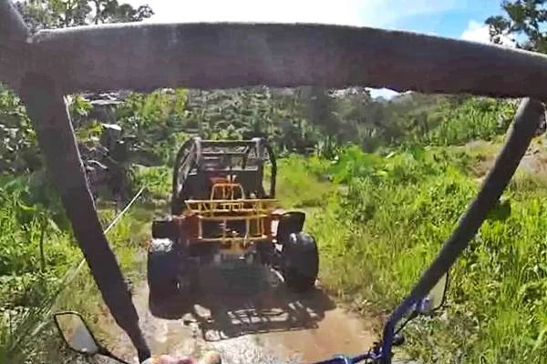Mason from Australia reviewing Buggy to Big Buddha Phuket driver and passenger option