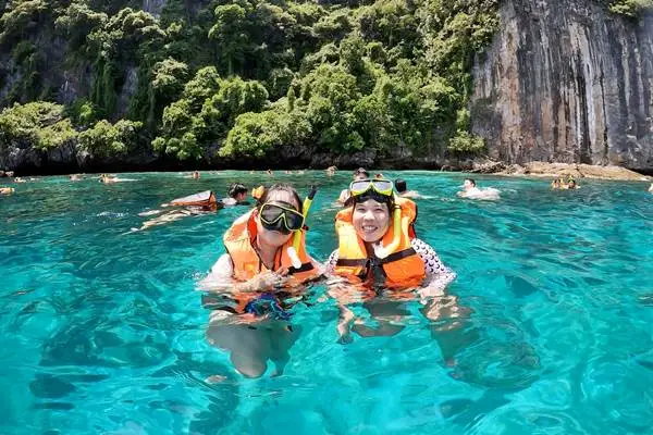 Phi Phi Island Viewpoint Tour from Phuket by speedboat with Maya Bay and tropical island scenery