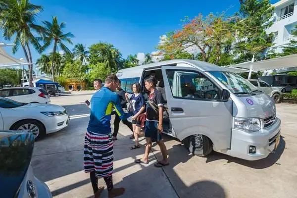 Shared hotel pickup for the Phi Phi Island Tour by Cruise from Phuket