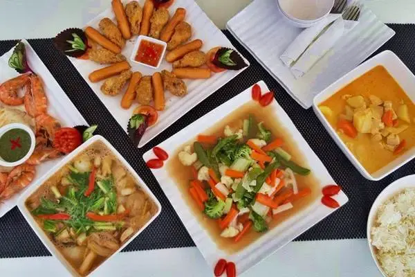 Thai-style buffet lunch served onboard the Phi Phi Island power catamaran tour from Phuket