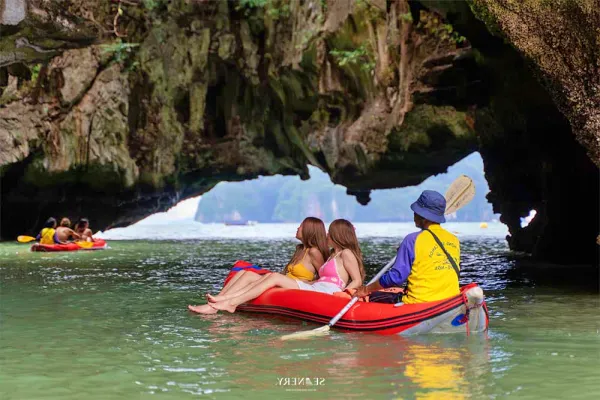 Hong Island sea cave canoeing in Phang Nga Bay