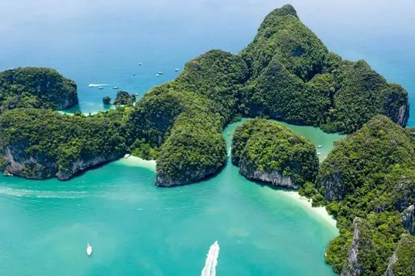 Luxury yacht experience at Phang Nga Bay and Hong Island Krabi