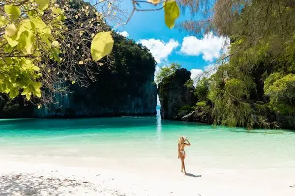 Hong Island Krabi lagoon and white sand beach on James Bond Island tour from Phuket