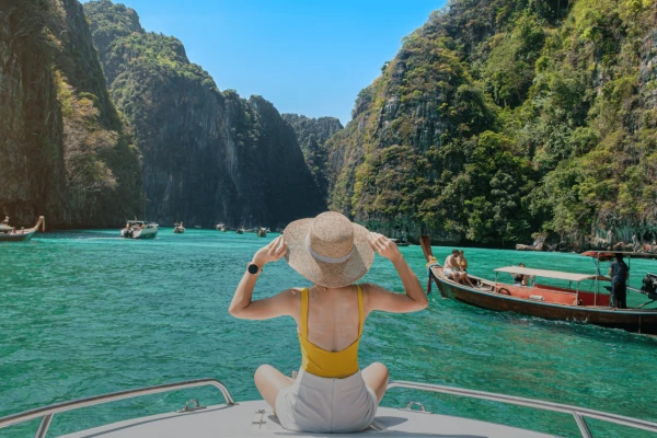 Traveler enjoying Pileh Lagoon during the Phi Phi Island Sunset Tour from Phuket